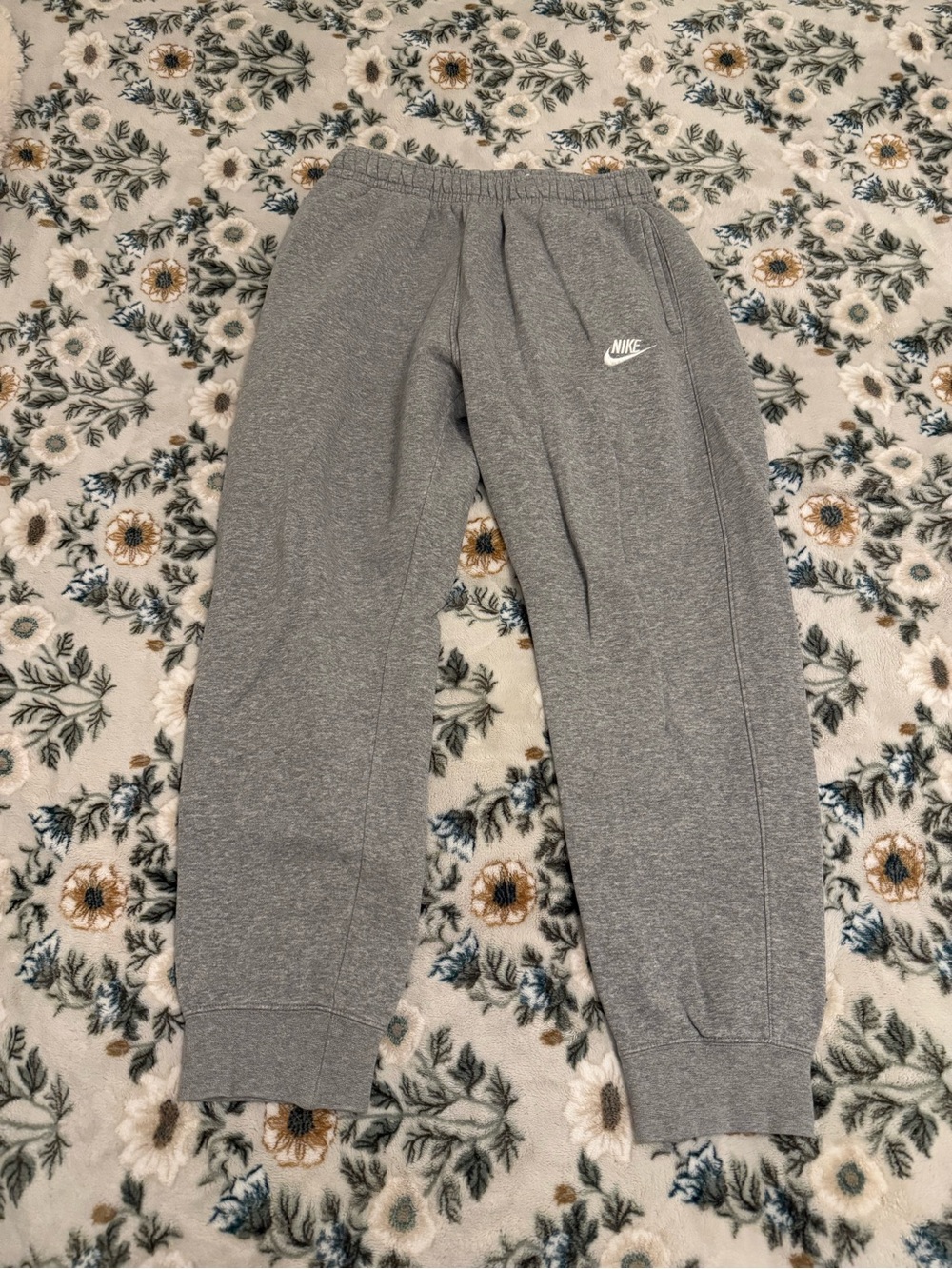 gray nike sweatpants